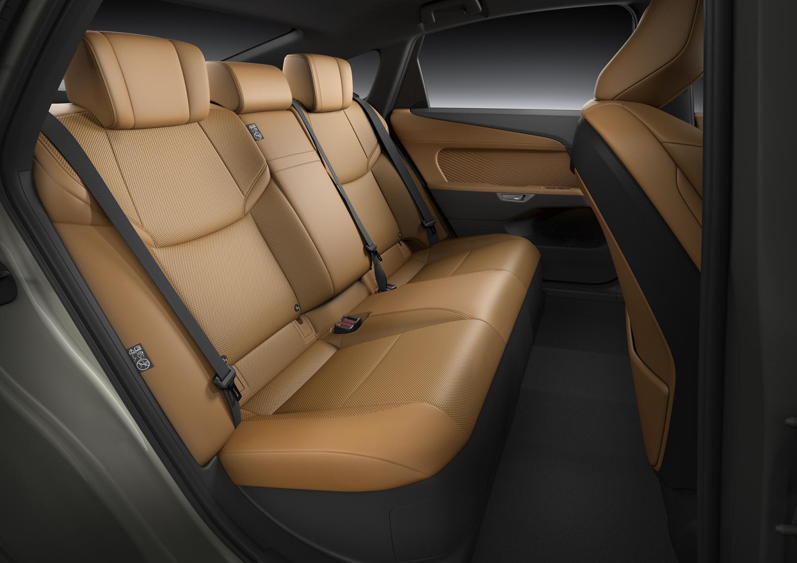 Το νέο Lexus ES έκανε το ντεμπούτο του ως υβριδικό και ηλεκτρικό 